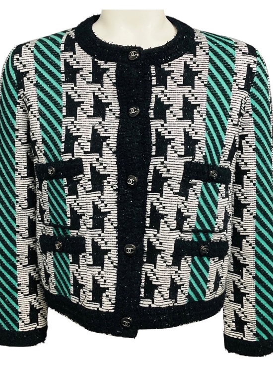 CHANEL Jackets & Blazers - CHANEL GREEN / WHITE / BLACK PARIS-MANCHESTER 2024 METIERS D’ART HOUNDSTOOTH WOO